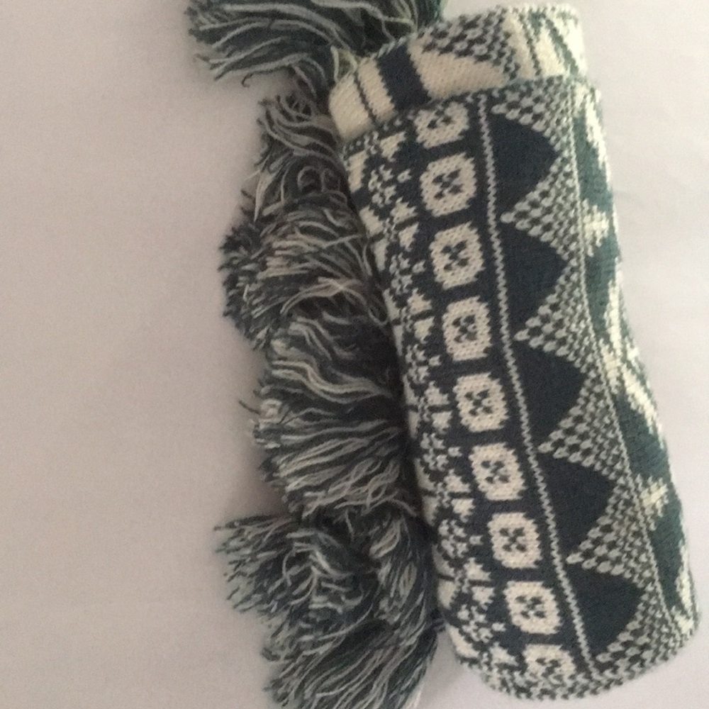 Scarf - Picture 4 of 4